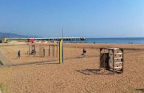 Una spiaggia nelle vicinanze