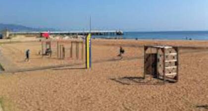 Tranquilo. Cerca de la Playa. Bien Comunicado