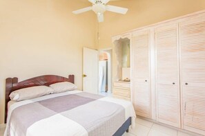 1 室のベッドルーム、セーフティボックス (室内)、アイロン / アイロン台、WiFi (無料)