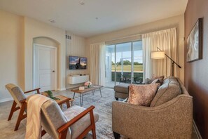 Smart TV - Last Minute Disney Getaway! Themed Bedrooms & Private Balcony. Book Now! #35708 (Orlando)