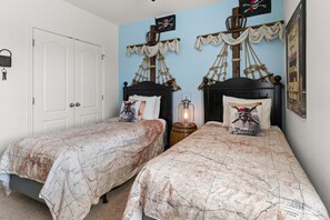 4 bedrooms, iron/ironing board, WiFi, bed sheets