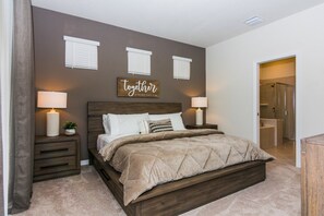 5 habitaciones, tabla de planchar con plancha, wifi y ropa de cama 