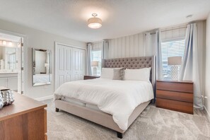 4 bedrooms, iron/ironing board, WiFi, bed sheets