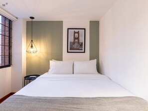 2 多间卧室、熨斗/熨衣板、WiFi、床单