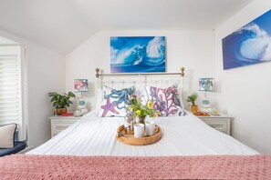 3 slaapkamers, een strijkplank/strijkijzer, internet, beddengoed