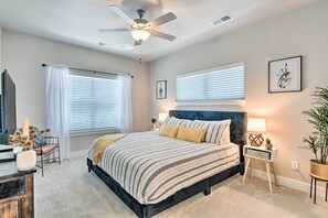 2 bedrooms, iron/ironing board, internet, bed sheets