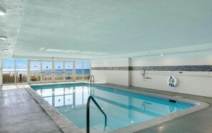 Piscina coperta, una piscina riscaldata