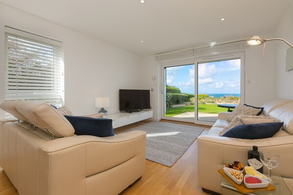 Video game console - Carbis Sands (St Ives)