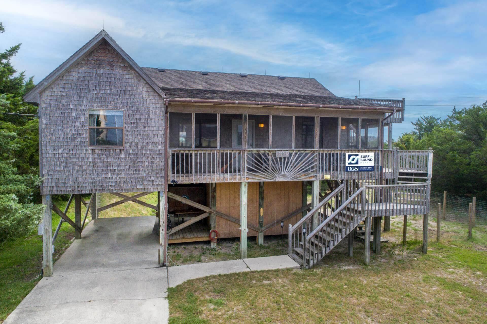 Soundside Home with Cmty Pool + Tennis Courts, Grill, and Nearby Beach Access.