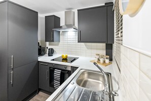 Apartment, Private Bathroom | Shared kitchen | High chair
