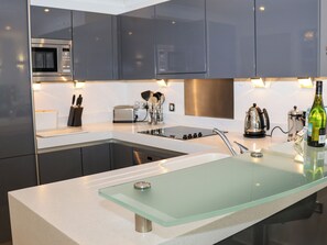 Casa de campo | Cozinha privada | Geladeira, lava-louças, chaleira elétrica, torradeira