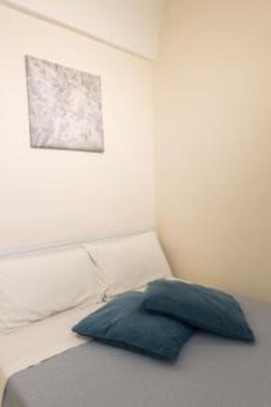 1 Schlafzimmer, Reisekinderbett, Bettwäsche