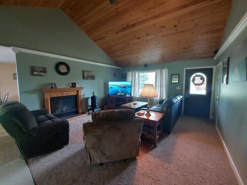 NEW for 2024, 6 person hot tub. Spacious country home with large back yard.