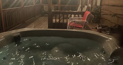 Fawntastic Views - 2 bedroom cabin w/hot tub