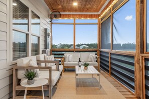 Smart-TV, peis og stereoanlegg