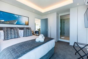 3 bedrooms, desk, iron/ironing board, WiFi