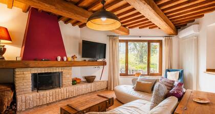 Villa Il Melograno - Four Bedroom Villa, Sleeps 8