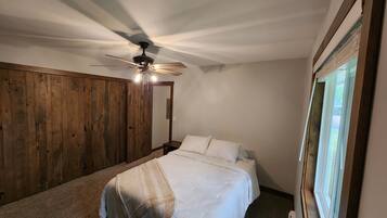 3 bedrooms, free WiFi, bed sheets