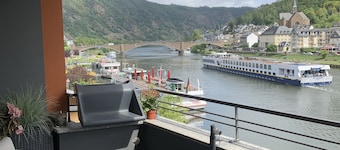 Moselapart IV with balcony, Mosel view