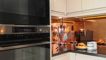 Fridge, dishwasher, electric kettle, toaster