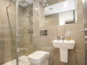 Shower - Bluebell Retreat (Lostwithiel)