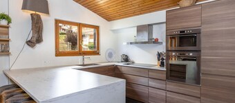 Chalet Nicolas - Five Bedroom Chalet, Sleeps 12