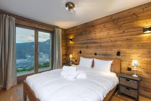 4 chambres, fer et planche à repasser, Wi-Fi gratuit, draps fournis
