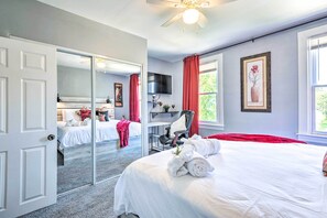 3 bedrooms, desk, iron/ironing board, travel cot - 6 Mi to Inner Harbor - Family Home w/ Fenced Yard! (Baltimore)