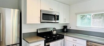 1BR Redondo Home by Just Bring Your Toothbrush
