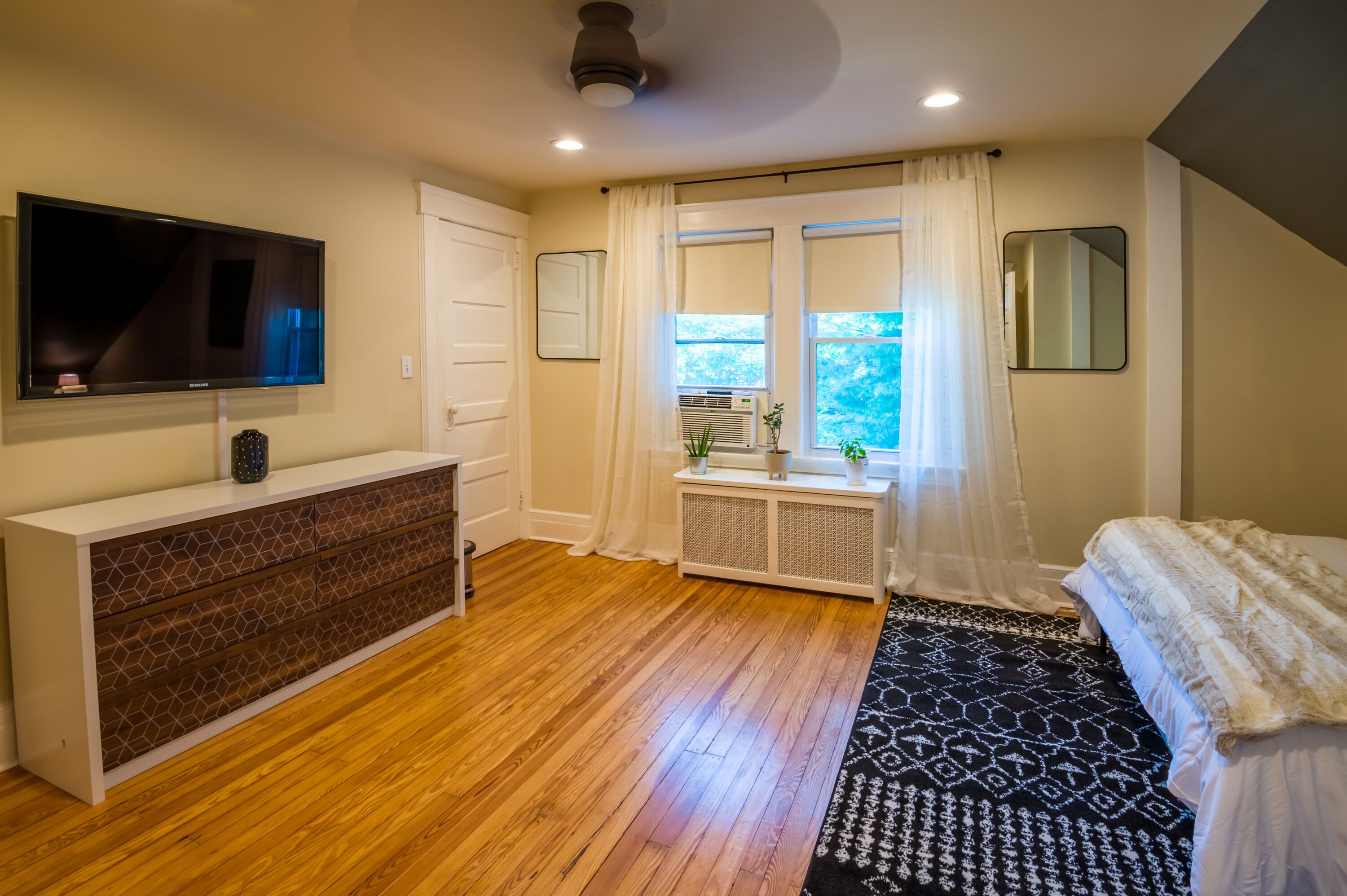 1 slaapkamer, een strijkplank/strijkijzer, reisbedje, gratis wifi