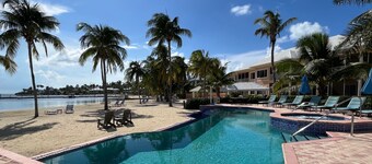 "Mai Kai" Recently renovated Oceanfront Ground Floor Condo - Kaibo Yacht Club II