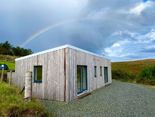 Exterior - The Cabin (Dunvegan)