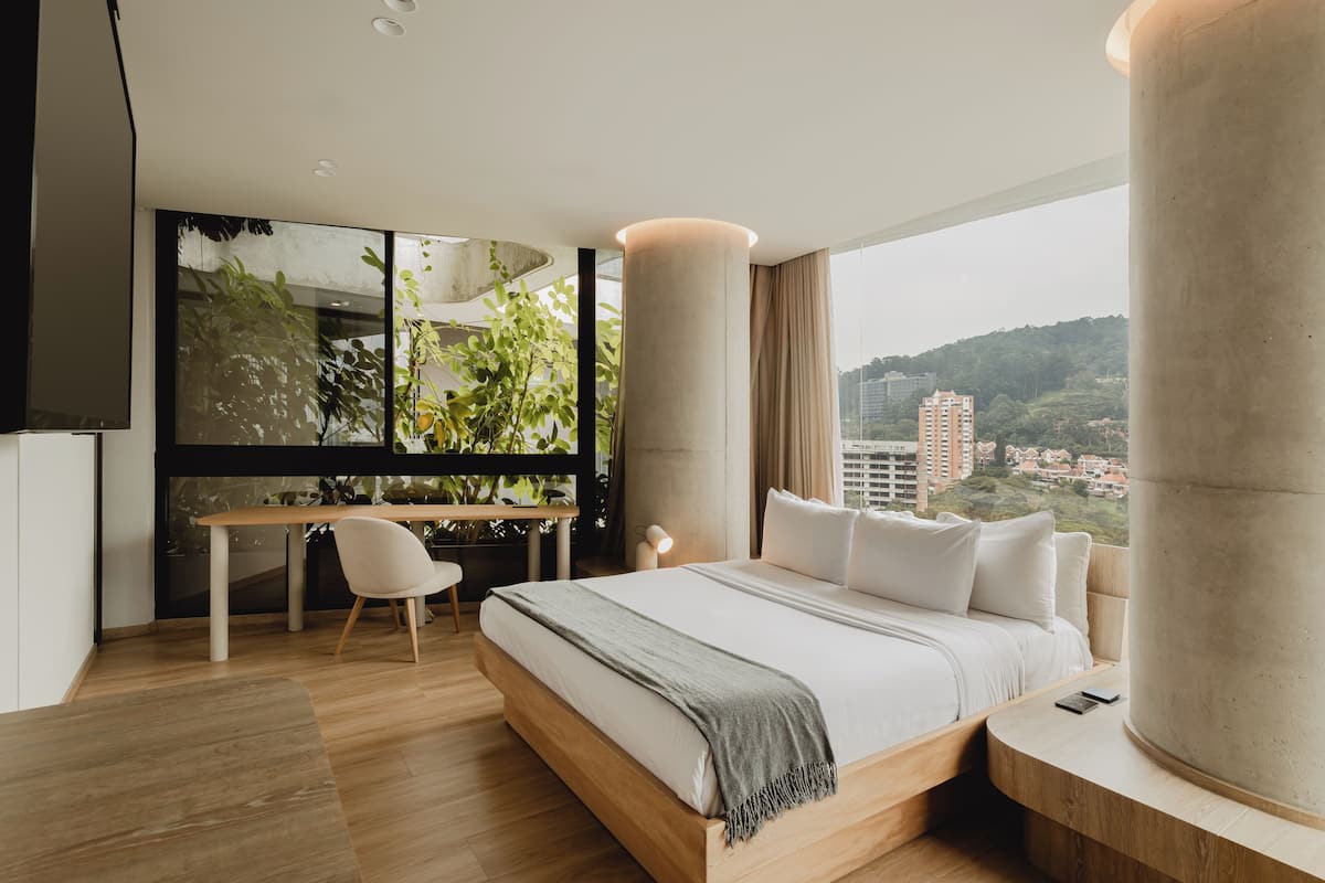 1 bedroom, minibar, in-room safe, blackout curtains