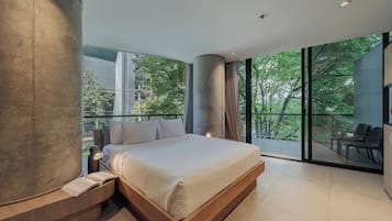 Standard Apartment, 1 Queen Bed, Terrace | Minibar, in-room safe, blackout drapes, soundproofing