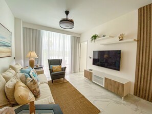 Smart TV - Brand New - Glamorous Pool & Garden View Condo in Cana Rock (Punta Cana)