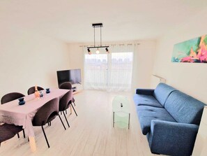 Smart TV - Furnished apartment T3 I 20min from Paris (Créteil)
