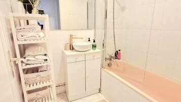 Shower, towels, soap, shampoo