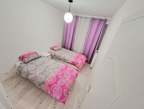 2 bedrooms, iron/ironing board, free WiFi, bed sheets - Furnished apartment T3 I 20min from Paris (Créteil)