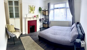 4 habitaciones, tabla de planchar con plancha y wifi gratis 