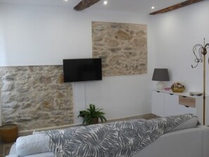 1 chambre, fer et planche à repasser, accès au Wi-Fi (inclus)