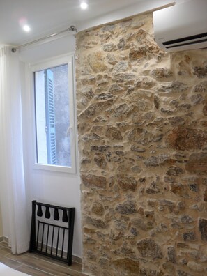 Interior - Beautiful, Spacious, 1 Bedroom Apt in Cannes (Cannes)