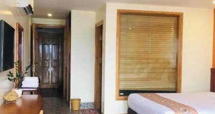 Lien Minh Hostel & Homestay- Family Balcony Room With Mountain View
