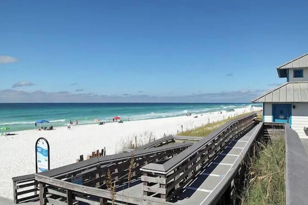 Beach nearby, sun loungers, beach towels