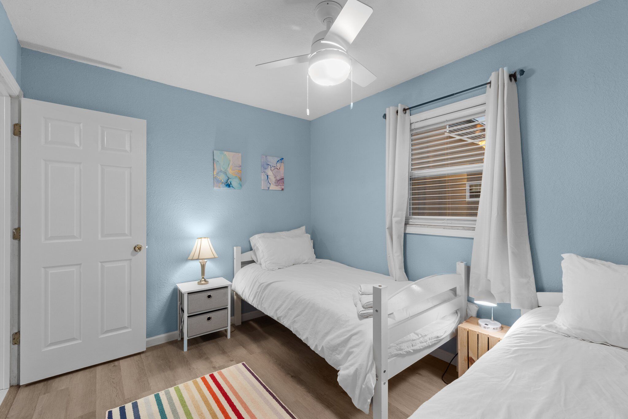 4 chambres, bureau, fer et planche à repasser, Wi-Fi gratuit