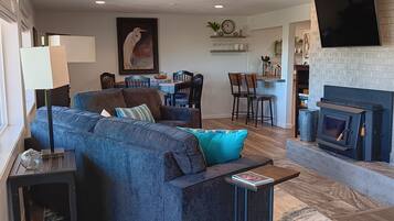 Smart TV, fireplace, books