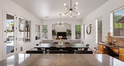 Resort Stlye Home with Heated Pool, Spa, and Putting Green