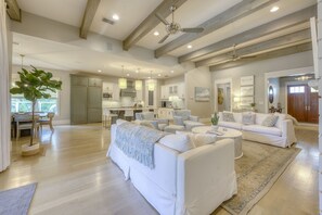 Smart TV, fireplace, printers - Peaceful escape 2 blocks from beach, short walk to Seaside (Santa Rosa Beach)