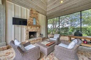 Terrace/patio - Peaceful escape 2 blocks from beach, short walk to Seaside (Santa Rosa Beach)