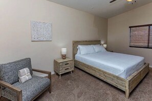 3 bedrooms, free WiFi, bed sheets - *Heated Pool & Spa* Paradise Hideaway (Lake Havasu City)