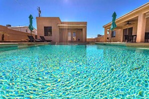 Outdoor pool - PARADISE Vacation Home w/ RV Parking (Lake Havasu City)
